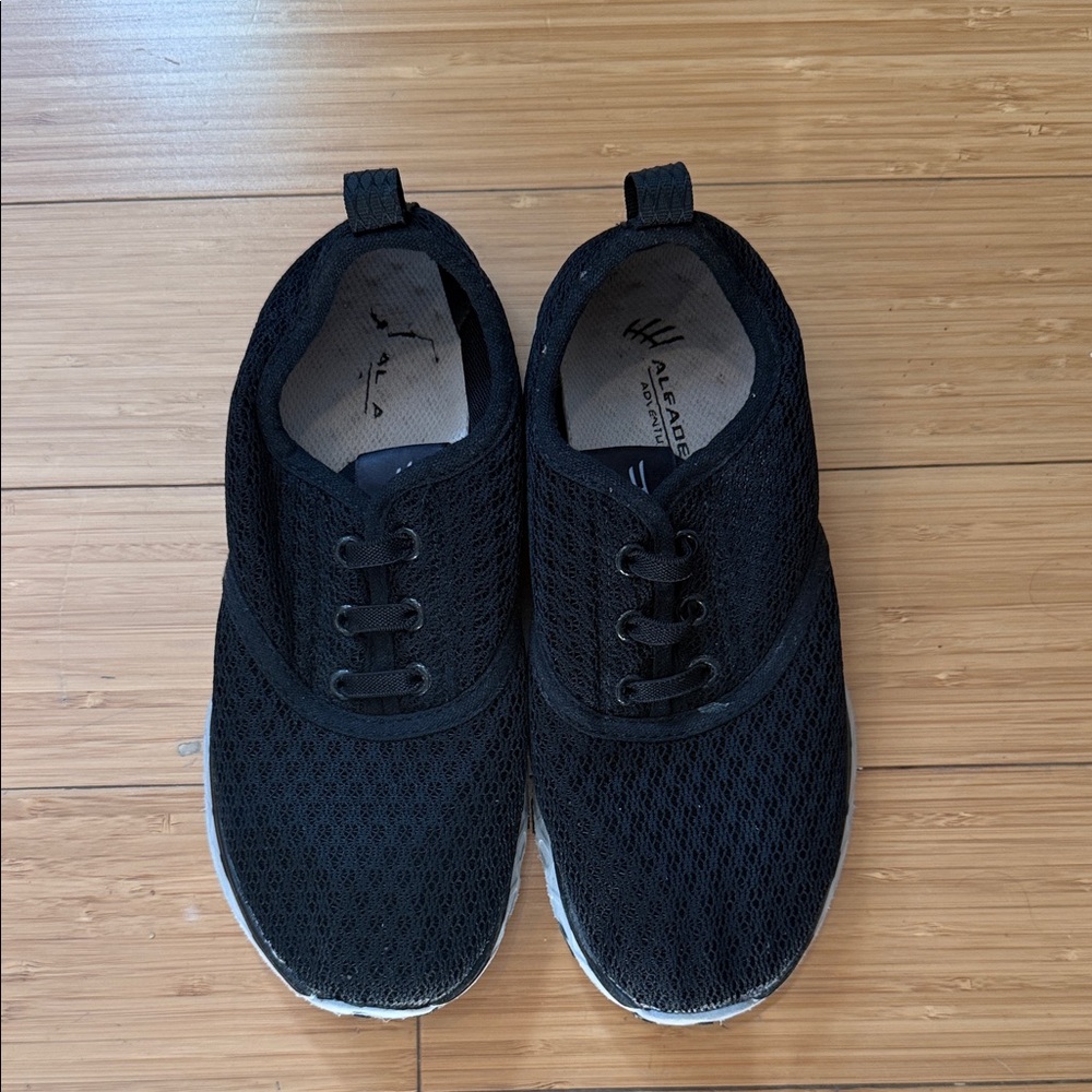 Black Water Shoes